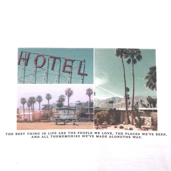 חולצת טריקו מודפסת Hotel בנים 8-18