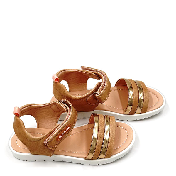 סנדלים עם רצועות נוצצות בנות