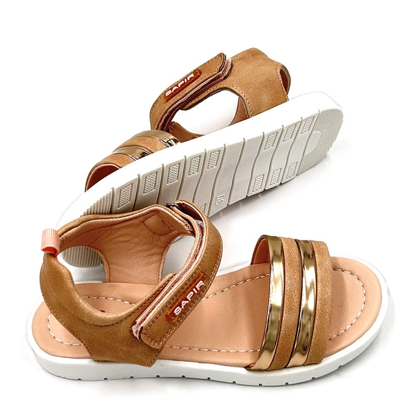 סנדלים עם רצועות נוצצות בנות