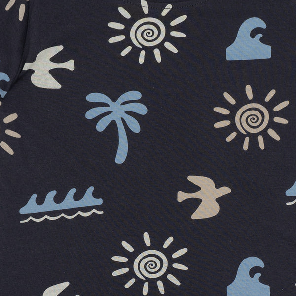 זוג חליפות הדפס ואפליקציה