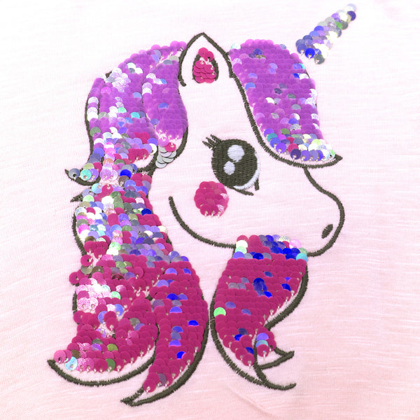 זוג חולצות עם גב פתוח ואפליקציות בנות