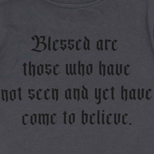 זוג חולצות מעבר מודפסות חום-אפור בנים