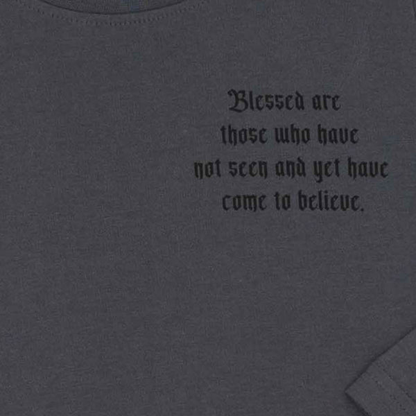 זוג חולצות מעבר מודפסות חום-אפור בנים