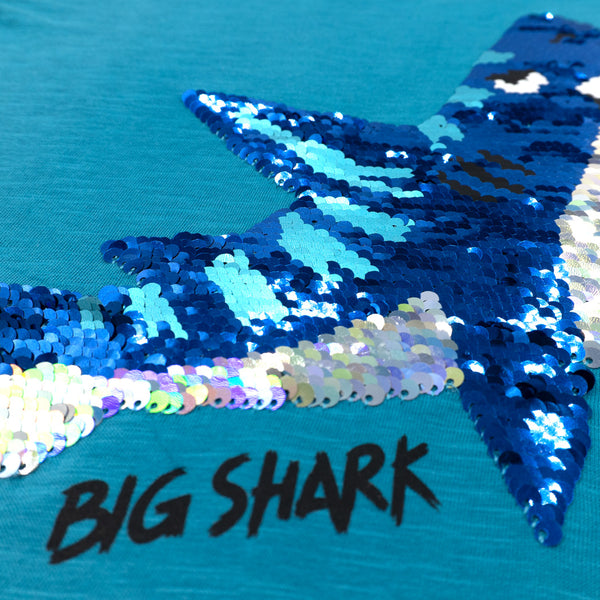 זוג חולצות עם אפליקציות כריש ודולפין בנים