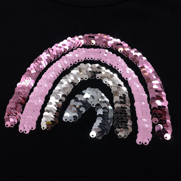 זוג חולצות עם אפליקציות קשתות פאייטים בנות