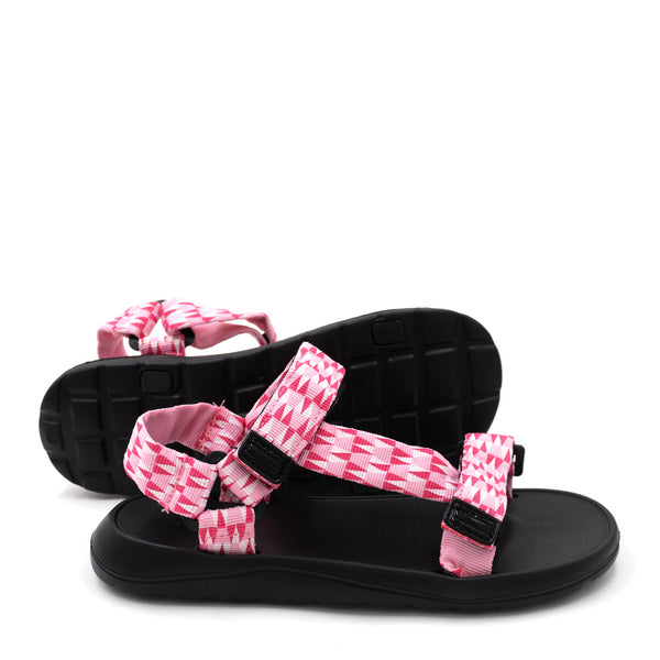 סנדלי הרים עם עם רצועות