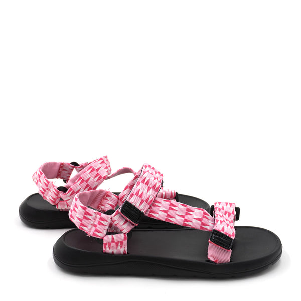 סנדלי הרים עם עם רצועות