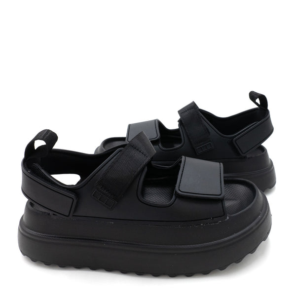 סנדלים עם רצועות וסוליה גבוהה נשים