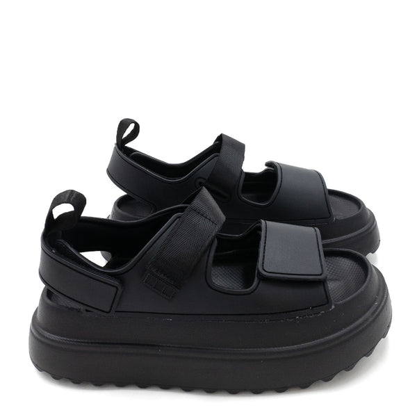 סנדלים עם רצועות וסוליה גבוהה נשים