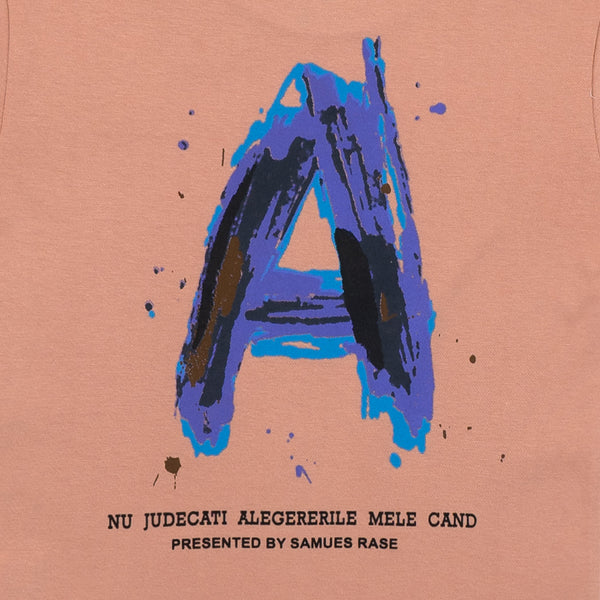 זוג חולצות מודפסות