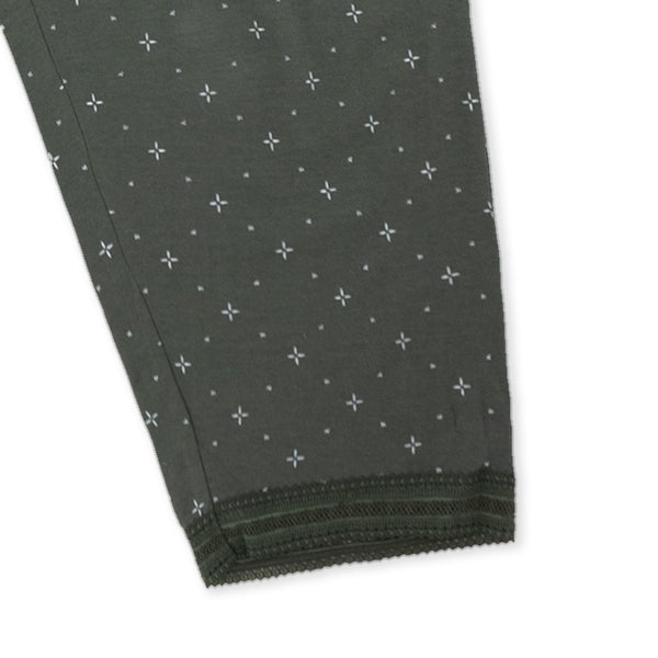 פיג'מה מודל עם תחרה