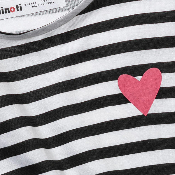 שמלת מינוטי פסים שחור-לבן עם לב בנות