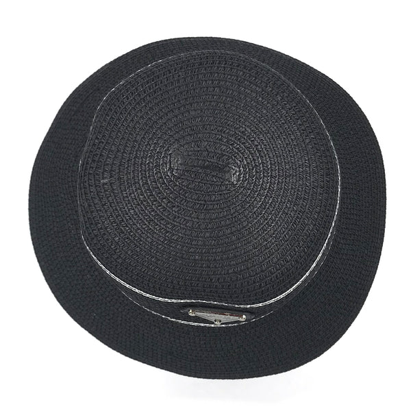 כובע קש עם שוליים צרים ותגית נשים