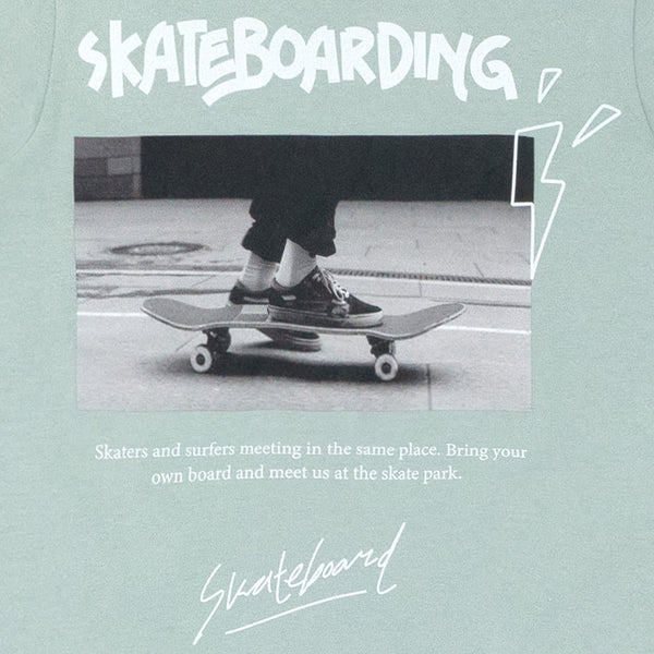 חולצת מעבר מודפסת סקייטבורד