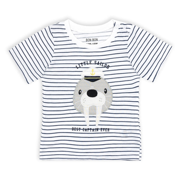 זוג חליפות הדפס ואפליקציה