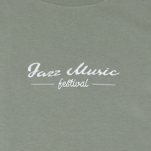 חולצת אוברסייז עם פאץ' בגב