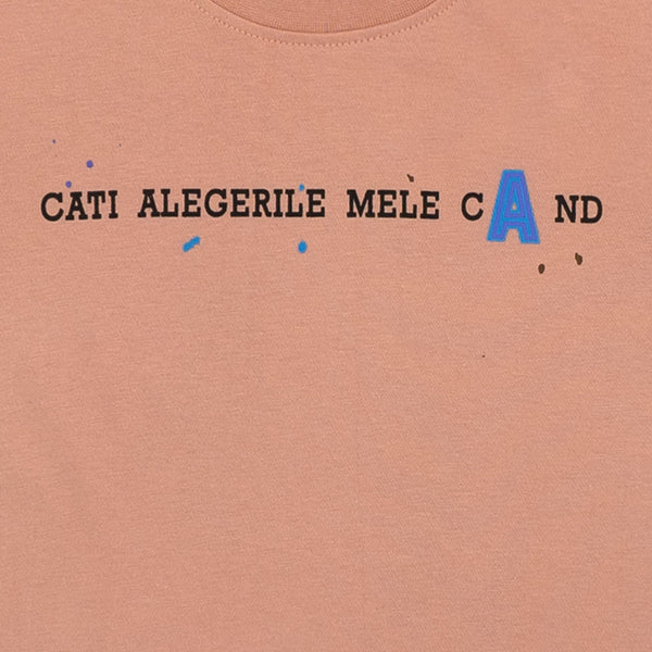 זוג חולצות מודפסות