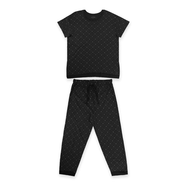 פיג'מה מודל עם תחרה