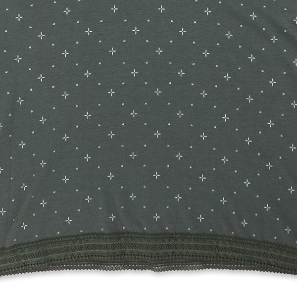 פיג'מה מודל עם תחרה